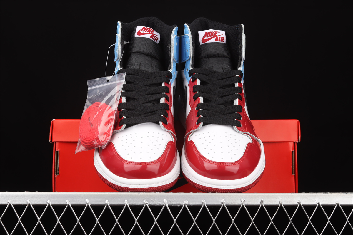 AJ1 Retro High Fearless UNC Chicago CK5666-100 - Image 4