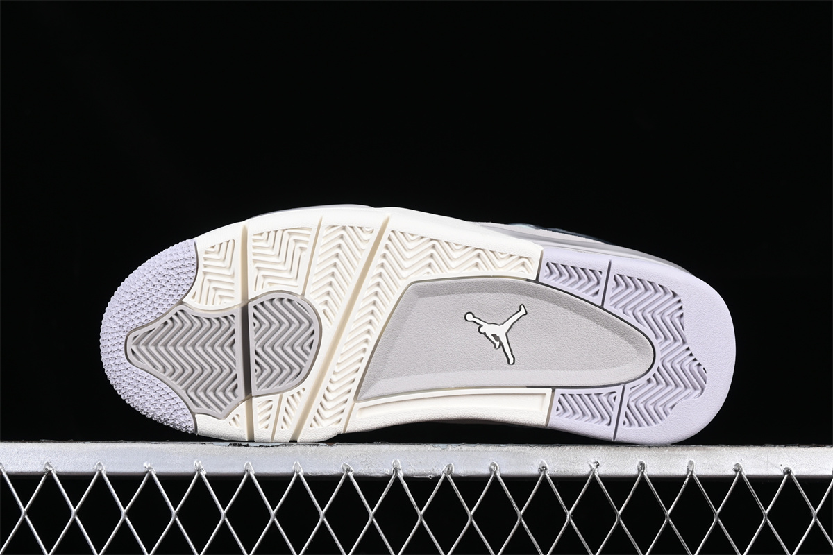 AJ4 Retro Frozen Moments AQ9129-001 - Image 5