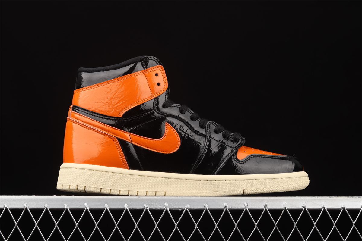 AJ1 Retro High Shattered Backboard 3.0 555088-028 - Image 2