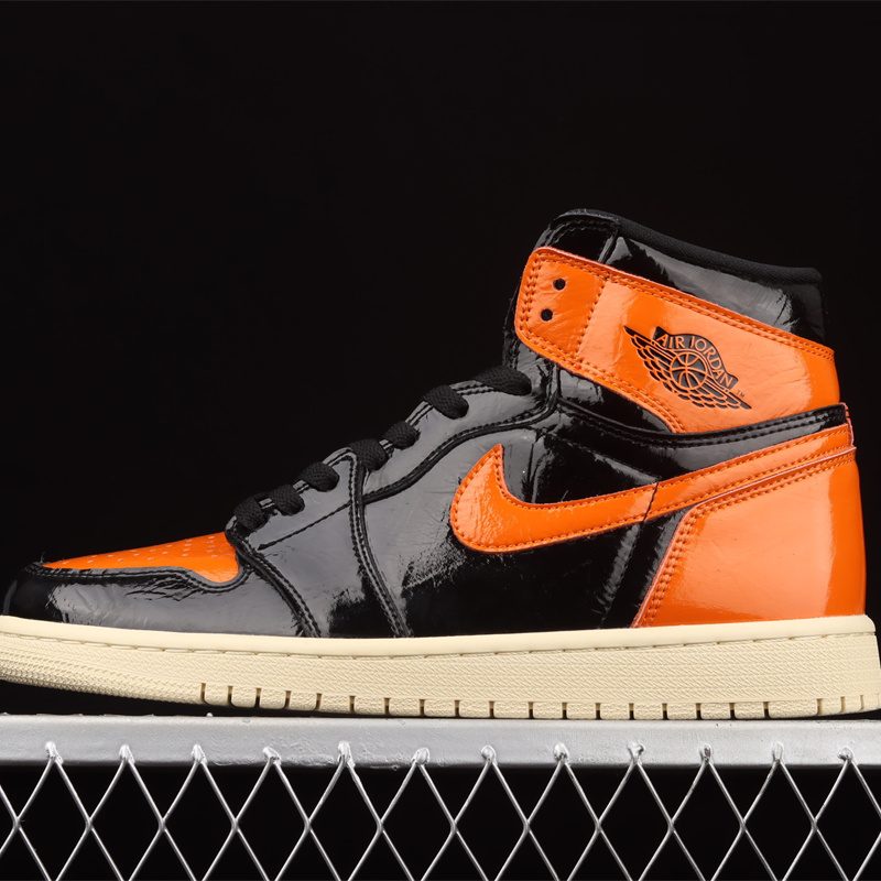 AJ1 Retro High Shattered Backboard 3.0 555088-028