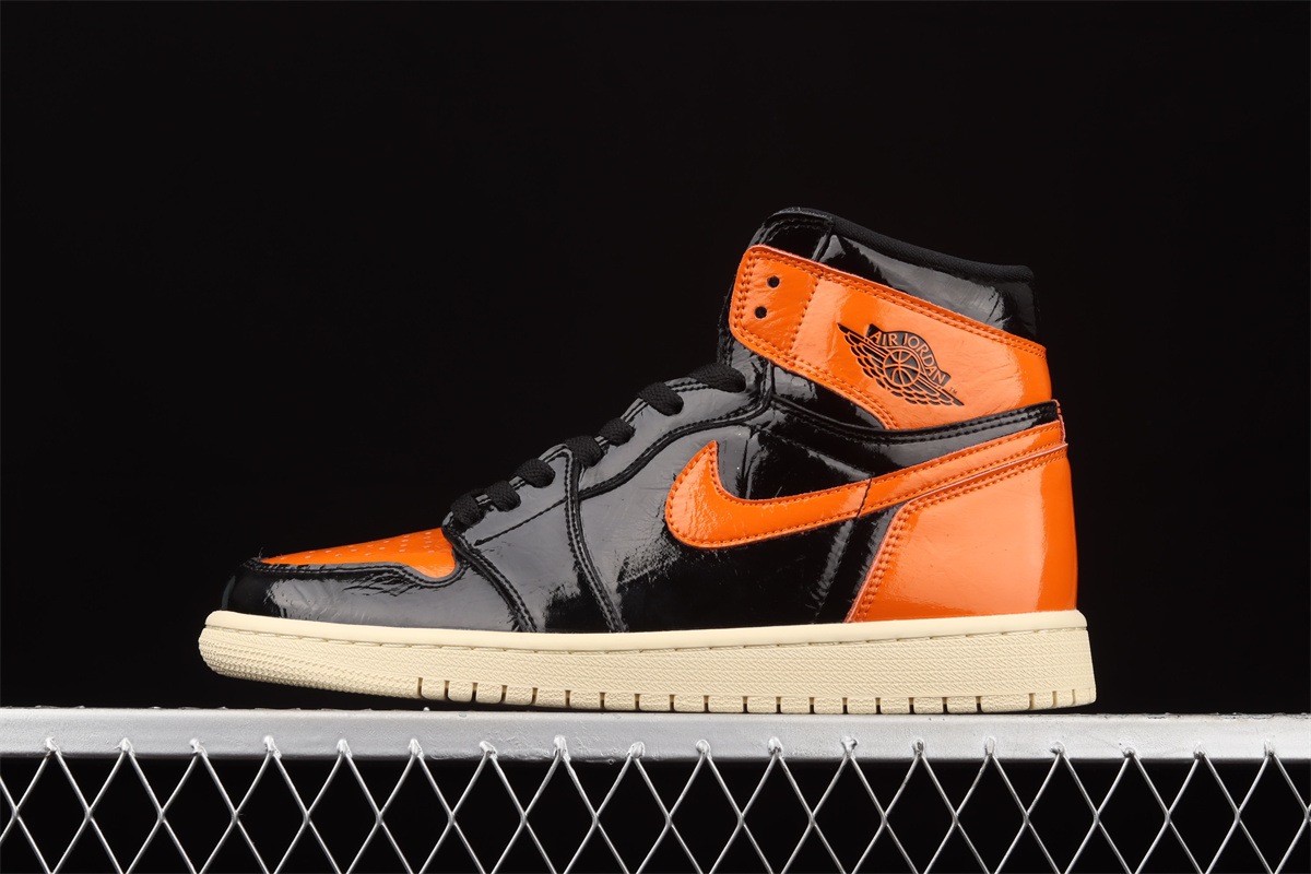 AJ1 Retro High Shattered Backboard 3.0 555088-028