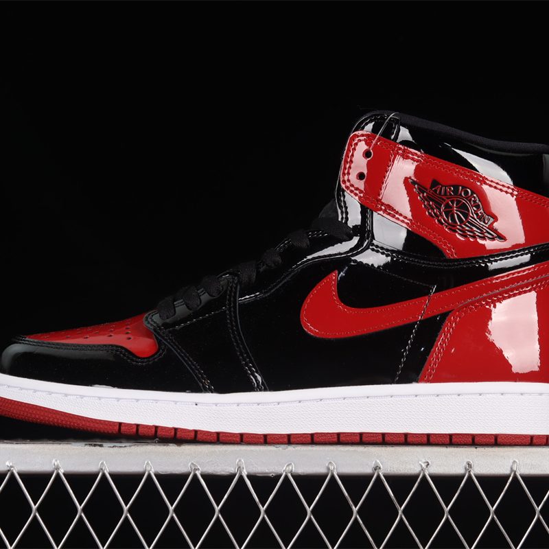AJ1 Retro High OG 'Patent Bred' Sneaker 555088-063