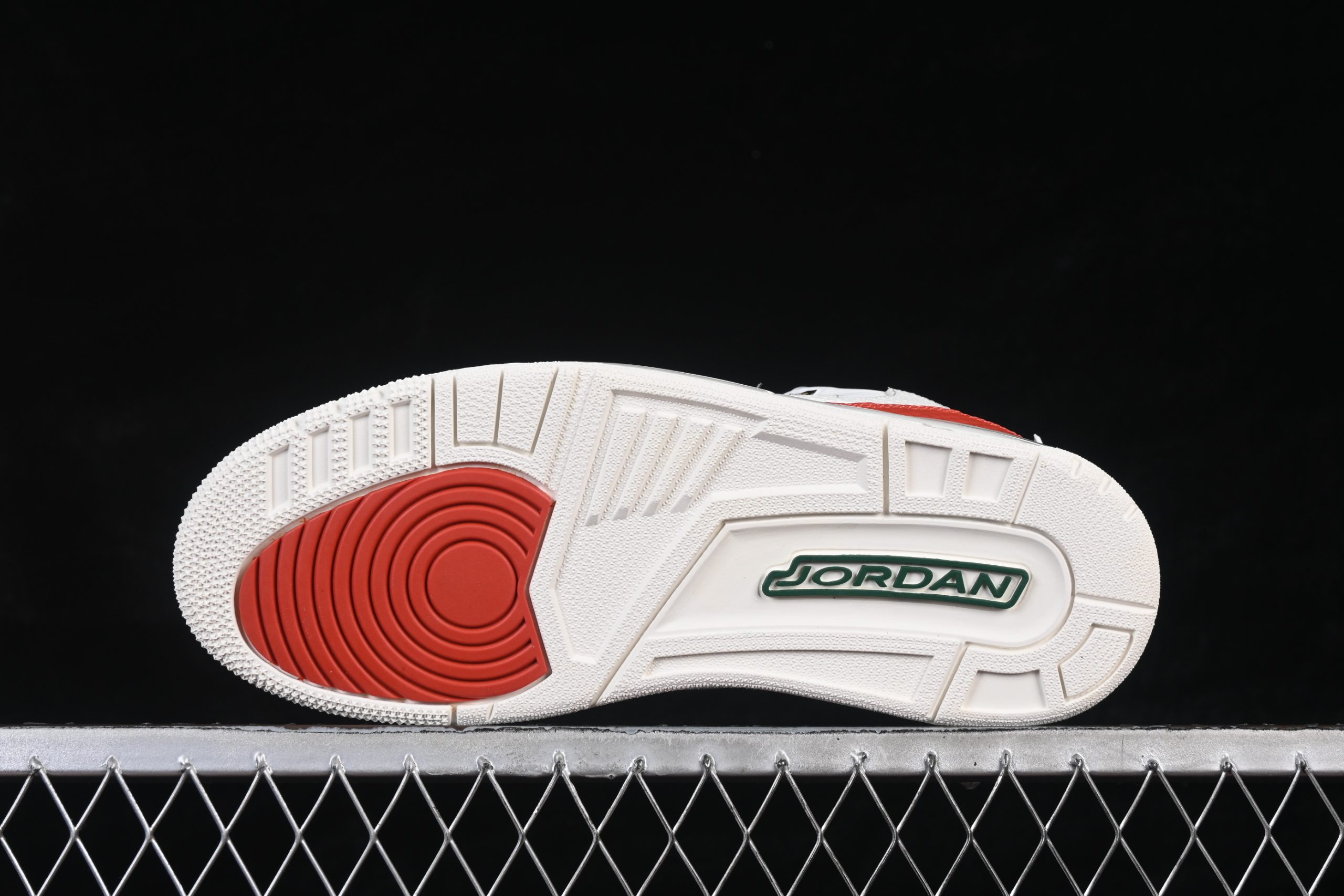 AJ3 Sneaker Retro 'El Vuelo' Summit White and Pine Green IO1752-100 - Image 6