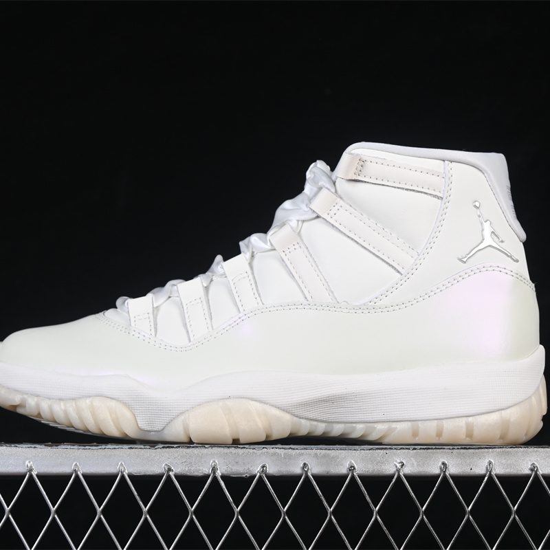 AJ11 Retro Pearl Sneaker AR0715-110