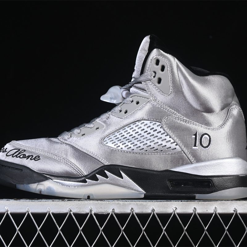 AJ5 "Wings" 'Medium Grey and Metallic Silver' IO2038-001